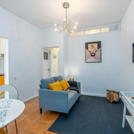 Opo Bolhao Flats By Destiny *