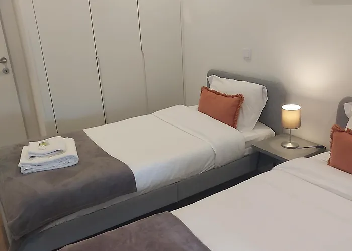 Opo Bolhao Flats By Destiny *