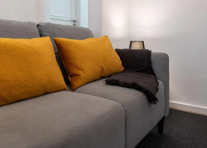 Opo Bolhao Flats By Destiny *