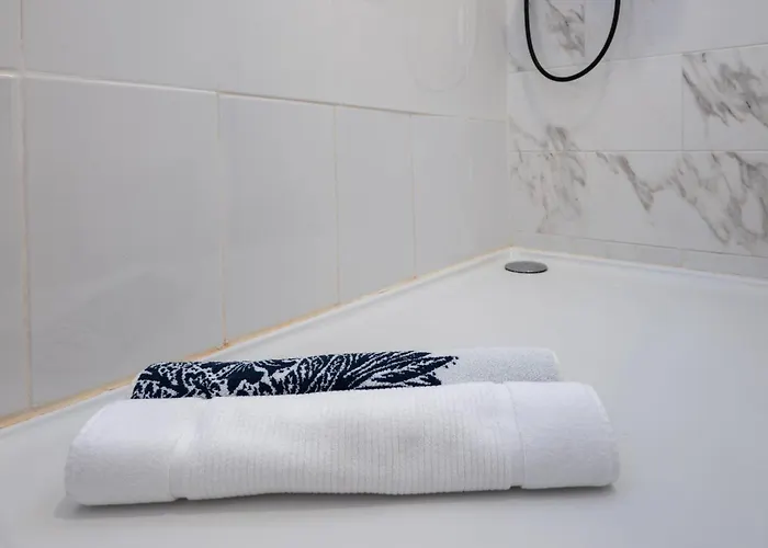 Opo Bolhao Flats By Destiny *