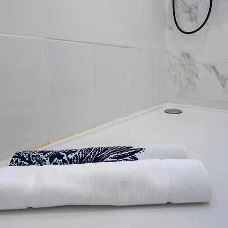 Opo Bolhao Flats By Destiny *